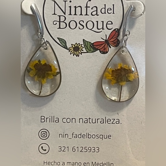 NWT Handmade Real Flowers Earring from Medellin Colombia - Picture 1 of 5